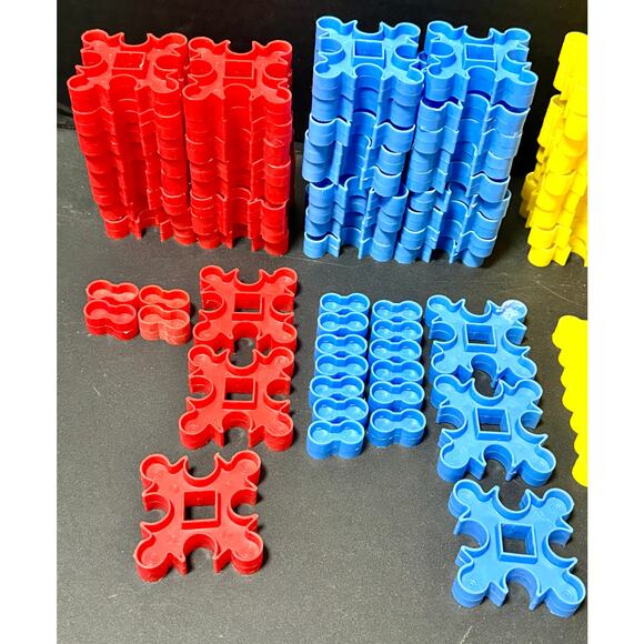 Knickerbocker Plastic Co. 1950's Puzzle Building Blocks Snowflake Locking 124 pc - Picture 2 of 3